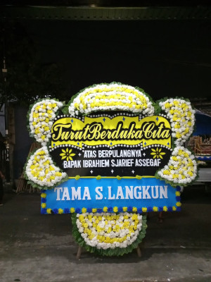 Papan Bunga Duka di Temoyong